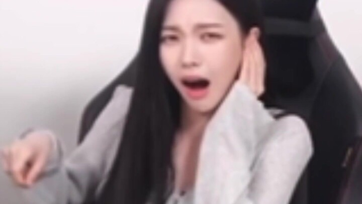 【aespa】Ai sẽ cứu lấy đôi tai của Jimin...