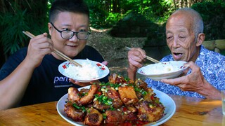 蒜香“椒盐排骨”的家常做法，外酥里嫩，一次做四斤都不够吃
