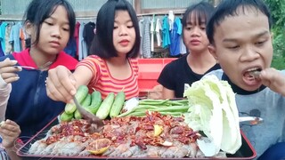 ถ่ายเกือบไม่ทันดวงอาทิตย์ กุ้งราดน้ำตำ