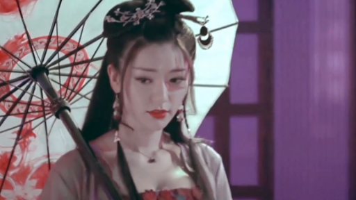 Mỹ nhân ma mị trong trang phục tím - Quách Tuyết Phù