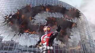 Check out those Kamen Riders who can transform and destroy the house! !