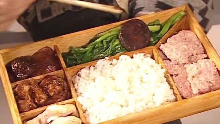 يتحدى اليابانيُّ التنينَ الأعور في فنون القتال بالسيف، لكنه يكتشف أن الخصم في الواقع طاهٍ عبقريّ، في