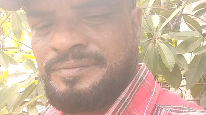 কাছের মানুষ গুলোই বেশি কষ্ট দেয়