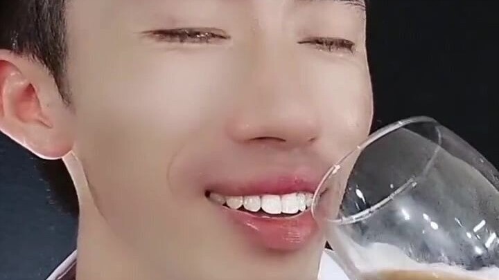 مهما كانت الزوجة جميلة، فالطفل في النهاية ليس لي، أليس كذلك؟