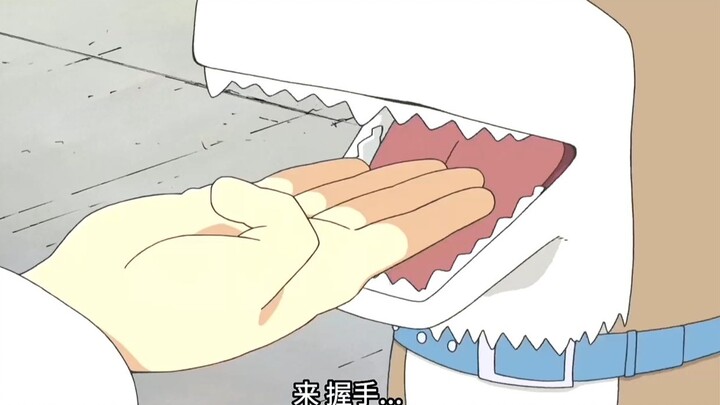 遇到没牵绳的狗狗怎么办？当然是跟它握手啦（不是！别学！）