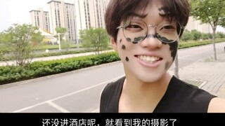 Đắm chìm trong một ngày mua sắm triển lãm dành cho các cosplayer bình thường