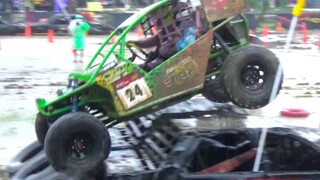 Balap Mobil Off Road 4X4, Jumping, Lewati Genangan Air, Penuh Rintangan