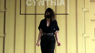 翻跳…教课闪到腰了不敢使劲下腰(›´ω`‹ )