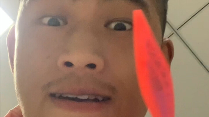 “ไม่ต้องลากออกไปแล้ว จัดการด้วยมีดเลย!”