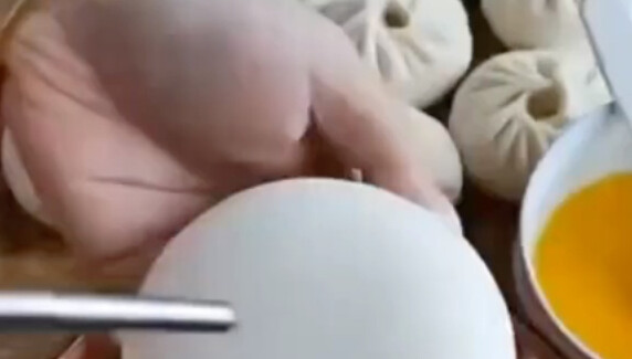 Dua bentuk kantin sekolah itu kayak gini: