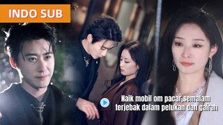 Dihina oleh tunangan, dia masuk ke mobil mewah milik adik ipar si brengsek itu di malam hujan...