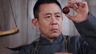 صنع رجل كرة لوبان من خشب الصندل الأرجواني الذي تبلغ قيمته عشرات الملايين، ونجح في إصلاح جوهرة التنين