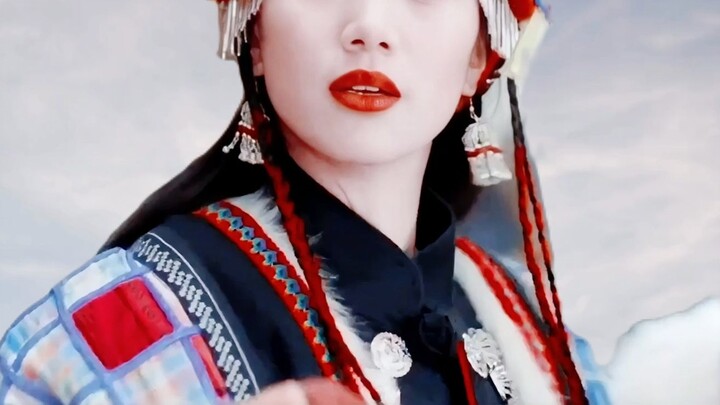 Thì ra chỉ cần đôi mắt đủ đẹp, gu thẩm mỹ cũng sẽ trở nên vô cùng thống nhất.