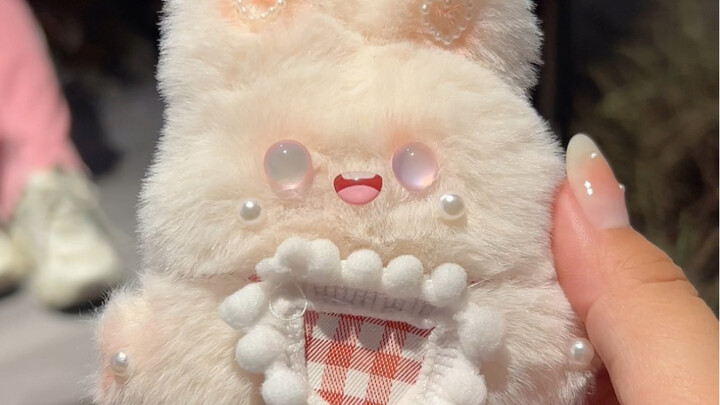 เพื่อนรักของฉัน~ ช่วยหน่อยนะ~ กระต่ายน้อยตัวนี้น่ารักมากจริงๆเลย~