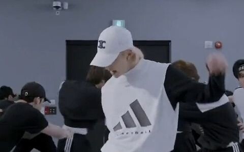 [Huang Hyunjin Straight Shot] [Chen's Homemade] Chúc mừng ngày lễ tình nhân "FREEZE" Phòng tập nhảy 