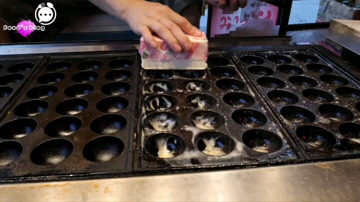 South Korean Street Foods - Amazing skills of takuyaki master