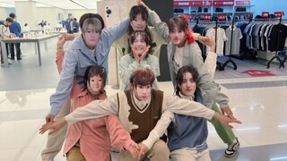ในวันโกหกเดือนเมษายน วงดนตรีวงหนึ่งไม่ได้กลับมาอีกเลยนานถึง 10 เดือน ทำให้แฟนๆ ของพวกเขาคลั่งไคล้...