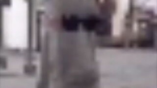 🗿