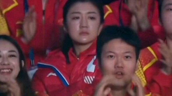 “The camera pans to Chen Meng in the audience—seems to have been focused on her all day today.”