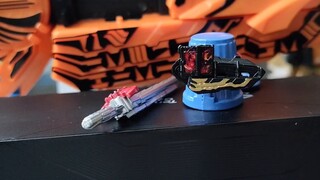 [Review] Mini Flame Sword Blaze actually has full sound effects? Kamen Rider Saber Mini Belt