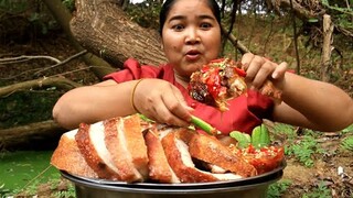 Cooking  BBQ Pork  with chili Recipe for food By village - Cooking Life