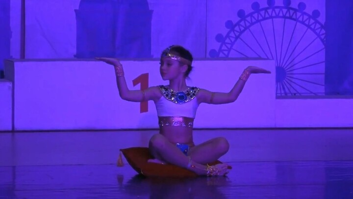 俄罗斯小姑娘舞蹈