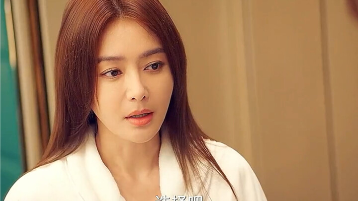 Don’t mess with a woman who’s both smart and savvy—she’ll make you pay dearly. #QinLan #DengJiajia