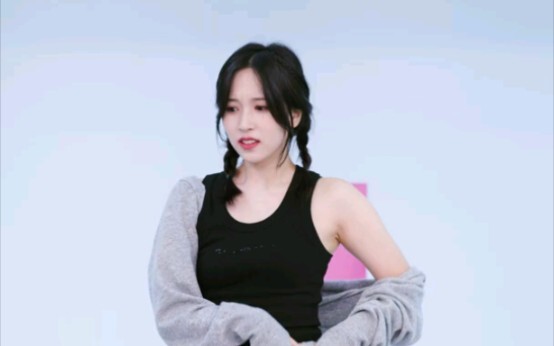 [TWICE] “The Feels” Random Dance (I honestly never expected they’d make a compilation of this). Anyw