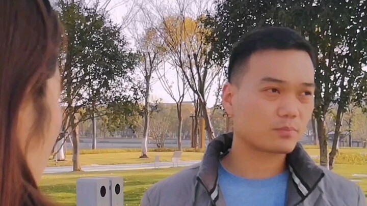 Tôi đối xử tốt với bạn như vậy, sao lại không muốn ở bên tôi?