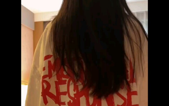 Yêu đương không? Mấy hôm nay mình nghỉ học rảnh rỗi mà.