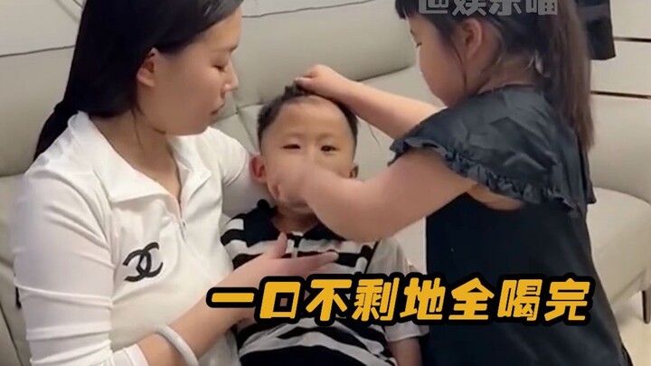 Kakak tinggal meraung sekali saja, tubuh adik laki-lakinya langsung bergetar tanpa sadar #lucu#kakak