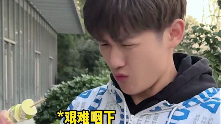 التقيتُ طالبًا جامعيًا يبيع لاتيه بحلاوة قشطة الحليب والكريبس