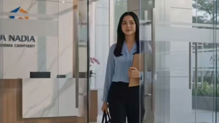 EPISODE 1 Bos terus meremehkan karyawan baru, tapi mobil mewah itu me...