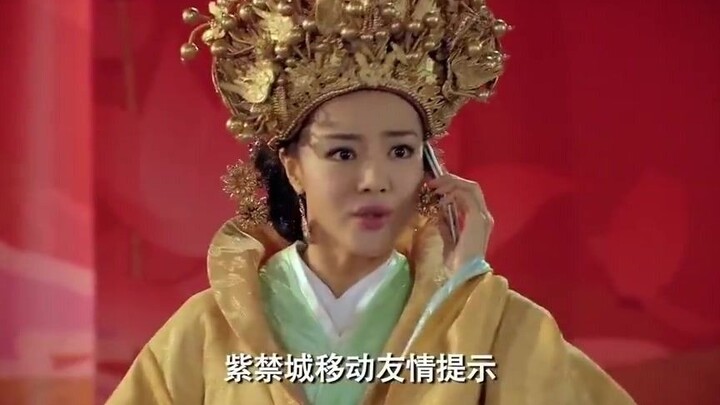 Love Apartment: When Youyou’s phone rings unexpectedly during a play, her quick-witted reaction earn
