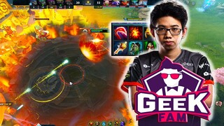 Geek FaM KUKU - BACK IN MID LANE FOUNTAIN DIVE MARS