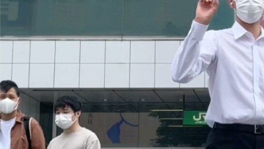 Tidak ada yang menari di Stasiun Shinjuku