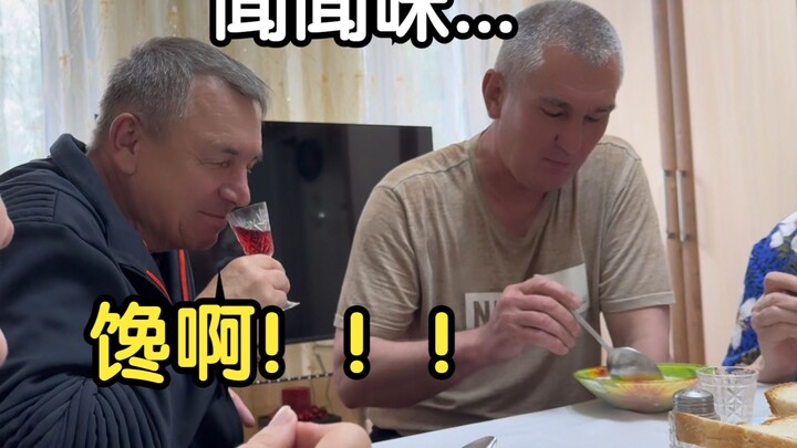 تجمّع أفراد العائلة في كازاخستان، والوالد يخرج لتوّه من المستشفى وعليه اتباع حمية غذائية، بينما نحن 