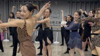冬日里最动人的伦巴舞