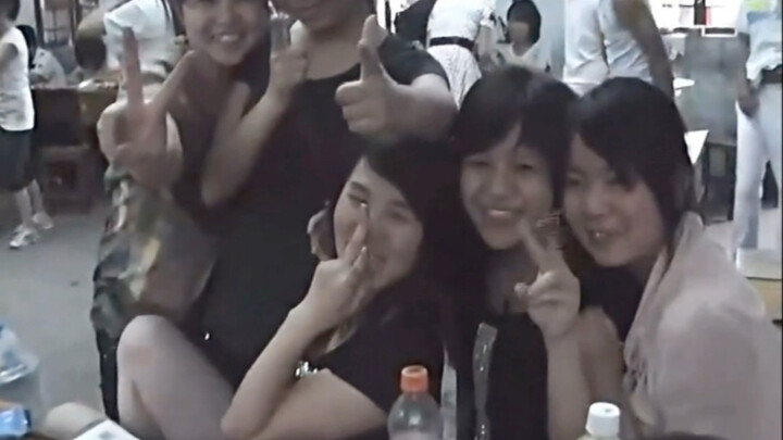 Còn nhớ đêm dạ hội tốt nghiệp ngày ấy không? Liệu trong đó có mối tình đầu của bạn chăng? Liệu đó có