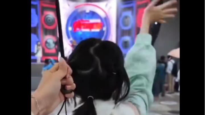 น้องฮันเซอร์ มาโบกมือกันหน่อย!!