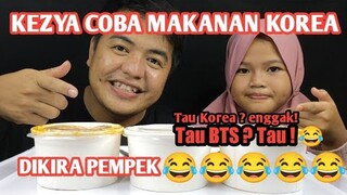 KEZYA PERTAMA KALI MAKAN MAKANAN KOREA TOKPOKKI, RASA PEMPEK KATANYA 😂😂