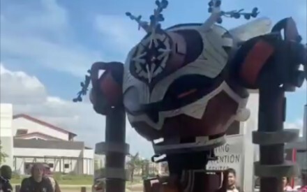 Life-size COS of Exhibition Relic Guardian