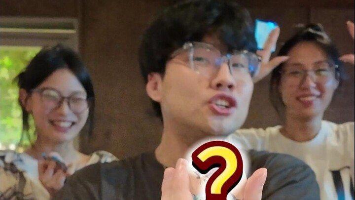 Bola voli kecil, kolam racun besar? Kira-kira begitulah~