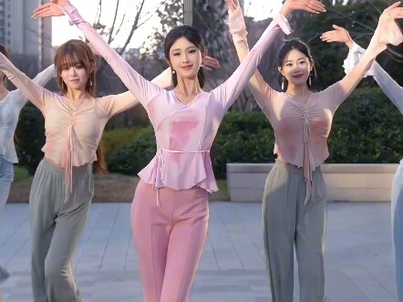 Dance "Falling White"