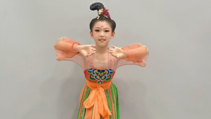 Xiaodouzi yang berusia 10 tahun menantang Sun Can dan Tang Yin di Piala Taoli