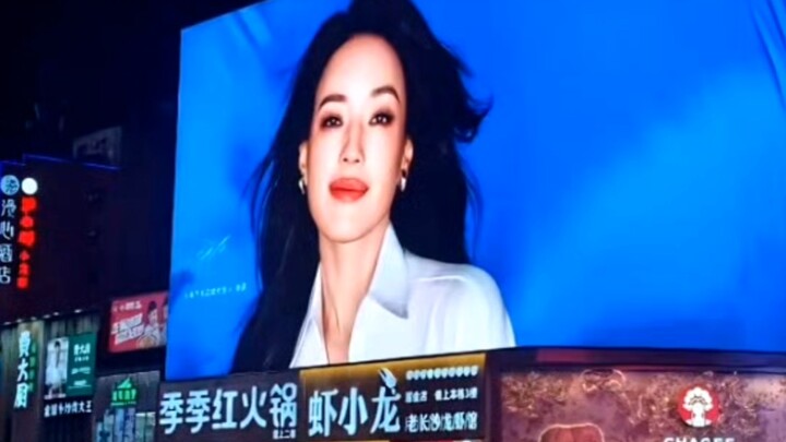 Hilarious—while competitors’ ads are all about cars, Xiaomi’s ad is just “Xiaomi spoils his wife” ac