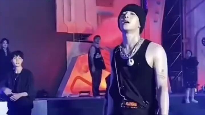 Apa yang harus saya lakukan? Sepertinya saya baru saja dicium oleh Jackson Wang