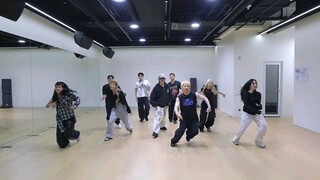 Baekhyun "Elevator" Dance Practice