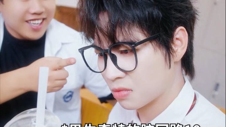 المسارات العقلية الغريبة للبنين في الفصل 10