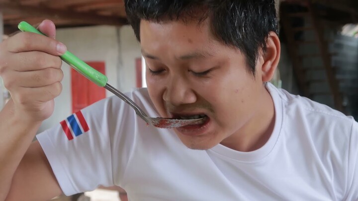 ผัดพริกแกงปลาสวาย